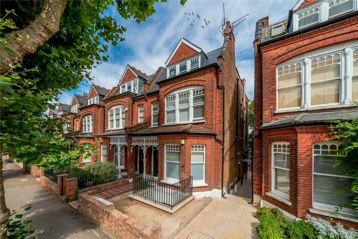 4 Bedroom Maisonette To Rent In Kings Avenue, Muswell Hill, London, N10