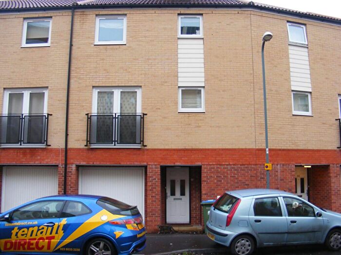 4 Bedroom House To Rent In Whitestar Place, College Court, Southampton, SO14
