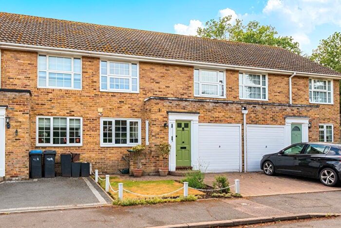 3 Bedroom Terraced House For Sale In Laura Close, Enfield, EN1
