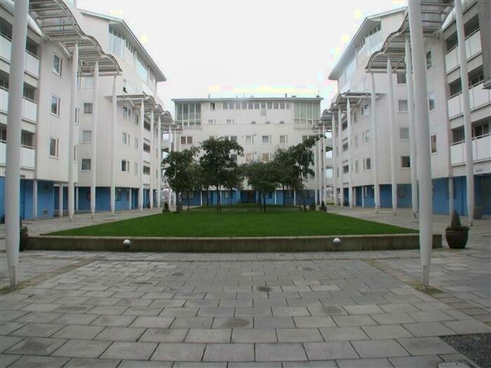 3 Bedroom Apartment To Rent In Royal Quay Liverpool, L3