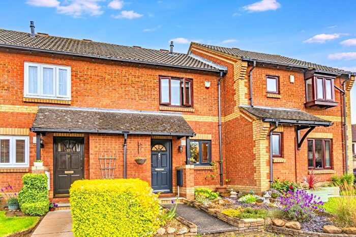 2 Bedroom Terraced House For Sale In Atherstone Abbey, Bedford, MK41
