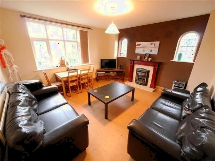 6 Bedroom Terraced House To Rent In St. Chads View, Leeds, West Yorkshire, LS6