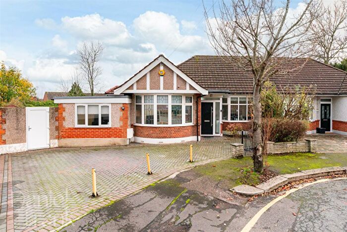 4 Bedroom Semi Detached House For Sale In Grosvenor Gardens, Woodford Green, IG8