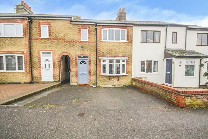 2 Bedroom Terraced House To Rent In Kings Chase, Brentwood, Essex, CM14
