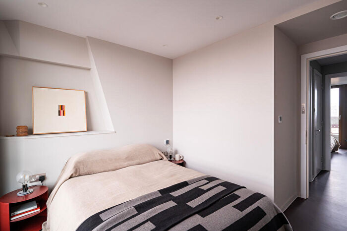 2 Bedroom Flat To Rent In Balfron Tower, Apartment, London, E14