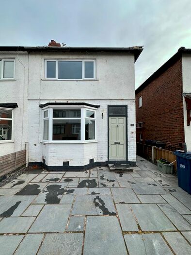 3 Bedroom Semi-Detached House To Rent In Ruskin Avenue, Leyland, United Kingdom, PR25
