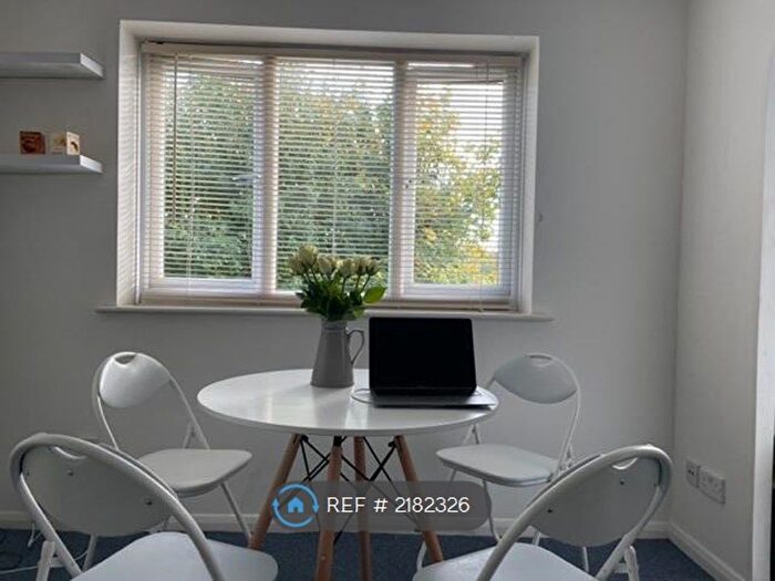 1 Bedroom Flat To Rent In Waddington Close, London, EN1