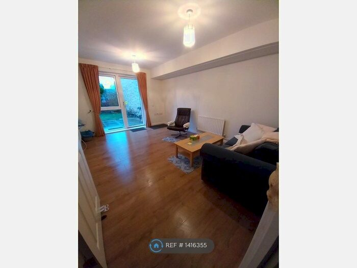 1 Bedroom Flat To Rent In Ground Floor, Enfield, EN3