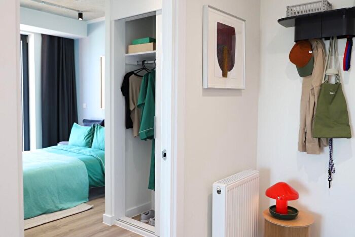 3 Bedroom Apartment To Rent In Glebe Street, Stoke-On-Trent, Staffordshire, ST4