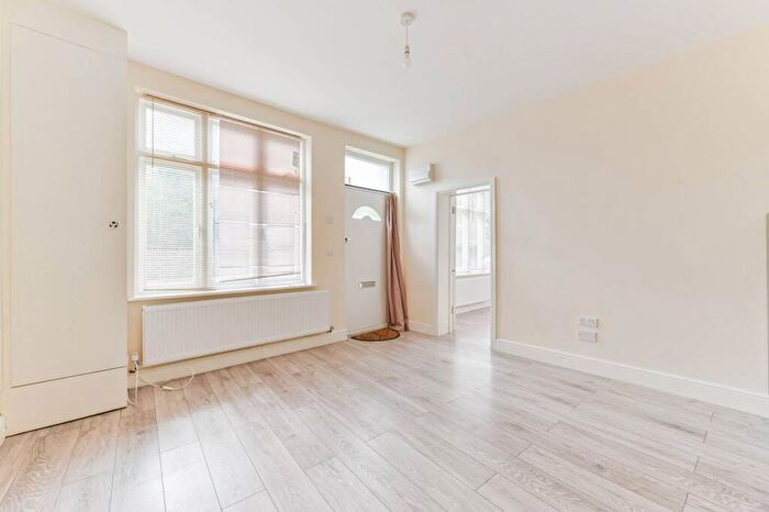 1 Bedroom Flat To Rent In Mill Lane, Carshalton, SM5