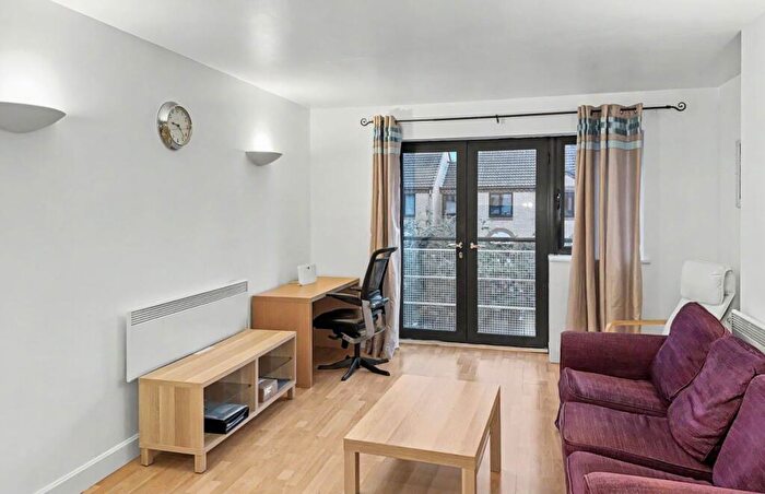 1 Bedroom Flat For Sale In Flat Watermarque, Browning Street, Birmingham, West Midlands, B16 - Photo 2