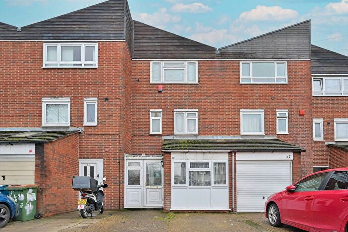 5 Bedroom Terraced House For Sale In Montrose Road, Wealdstone, Harrow, HA3