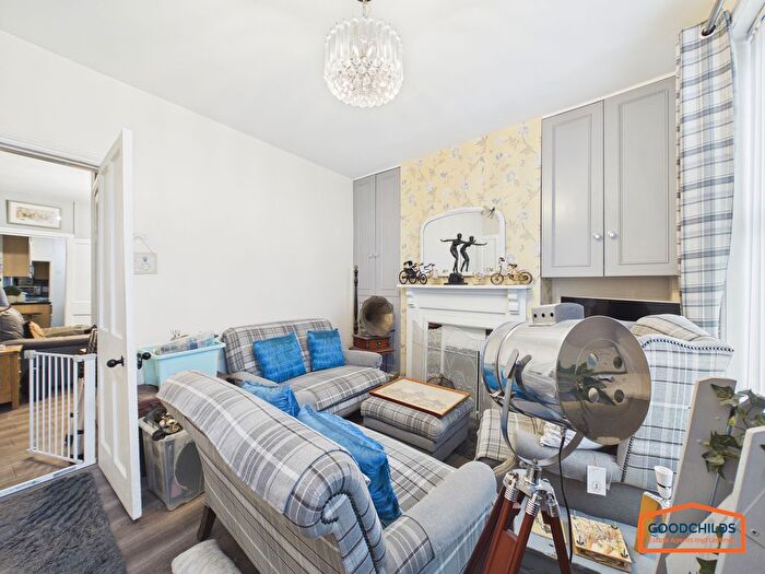 3 Bedroom Terraced House For Sale In Lichfield Road, Brownhills, WS8