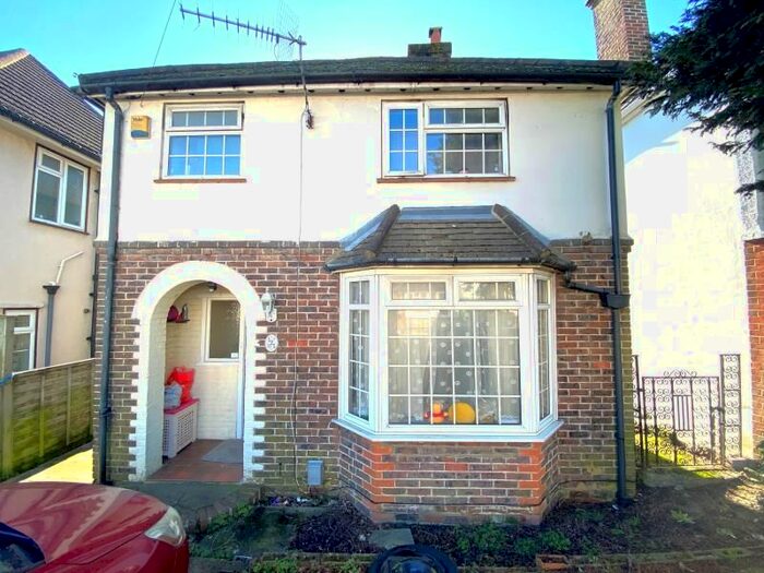 4 Bedroom Detached House To Rent In Weston Road, Guildford, GU2