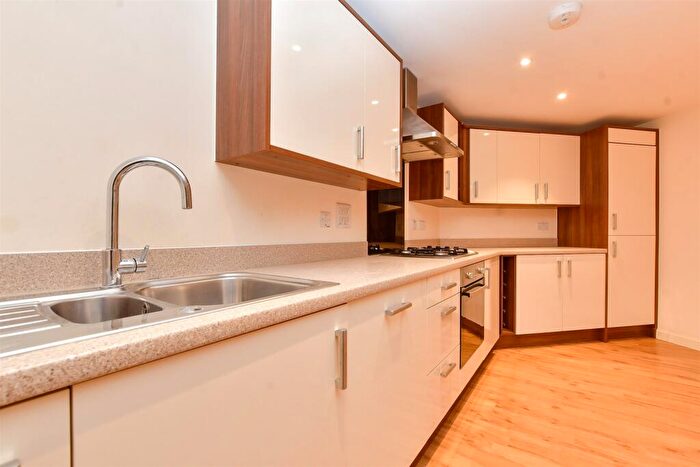 1 Bedroom Flat For Sale In Forelle Way, Carshalton, Surrey, SM5