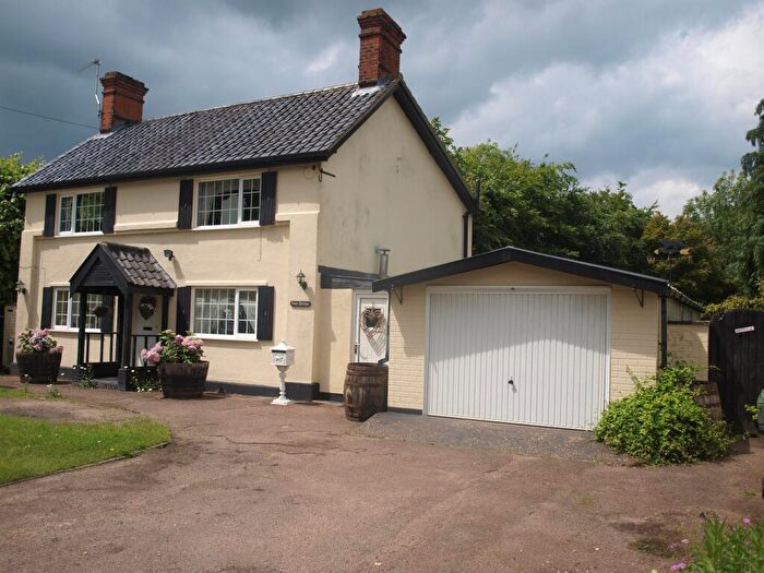 3 Bedroom Character Property For Sale In Fox Road, Framingham Pigot, Norwich, NR14