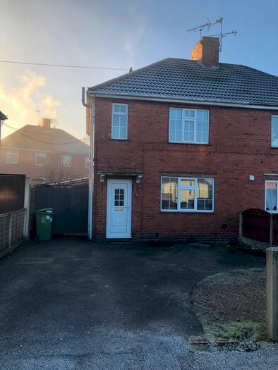 3 Bedroom Semi-Detached House To Rent In Lyndale Drive, Codnor DE5