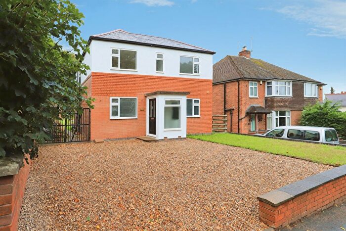 3 Bedroom Detached House For Sale In Chester Road North, Kidderminster, DY10