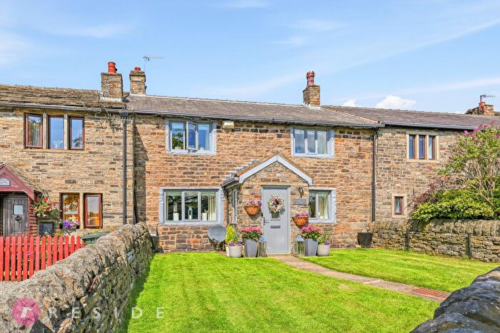 4 Bedroom Cottage For Sale In Prickshaw Lane, Whitworth, Rochdale, OL12