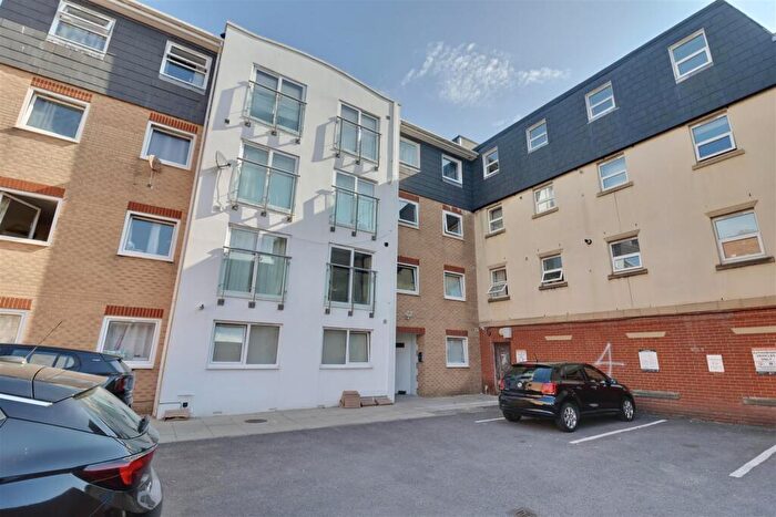 2 Bedroom Flat To Rent In Elm Grove, Southsea, PO5