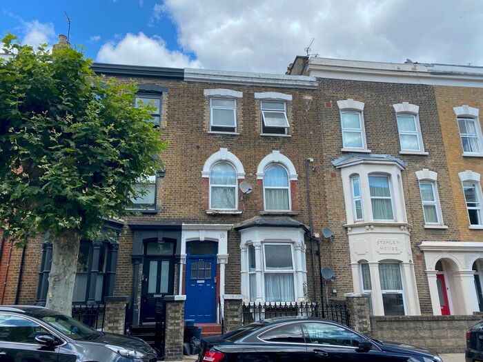 3 Bedroom Flat To Rent In Dunlace Road, London, E5
