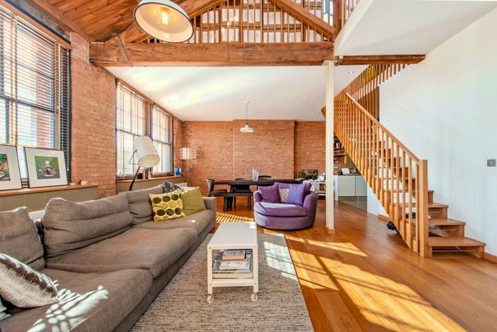 3 Bedroom Penthouse To Rent In Curtain Road, Shoreditch, EC2A