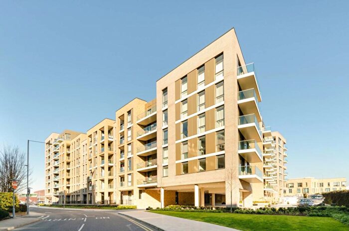 2 Bedroom Flat To Rent In Queenshurst Square, Kingston, Kingston Upon Thames, KT2