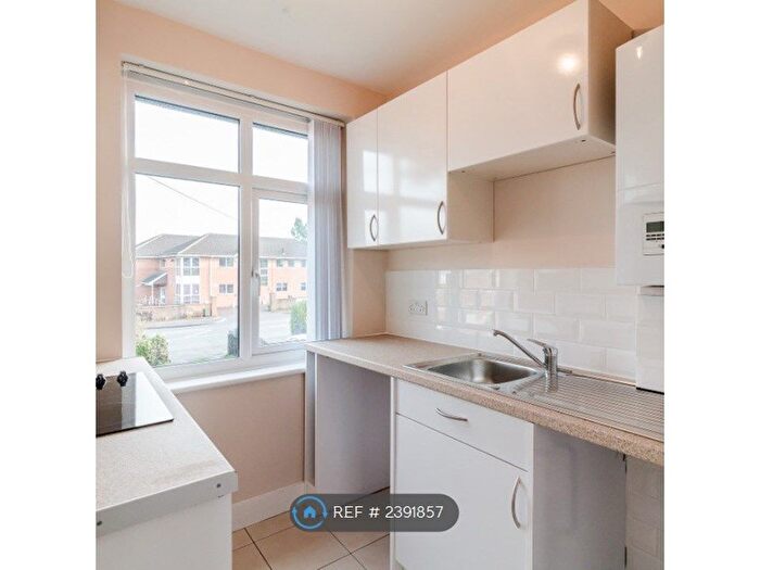 1 Bedroom Maisonette To Rent In Worplesdon Rd, Guildford, GU2