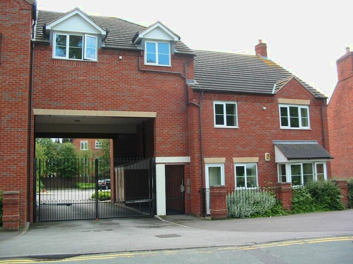2 Bedroom Flat To Rent In Tavinor Place, Bonehill Road, B78