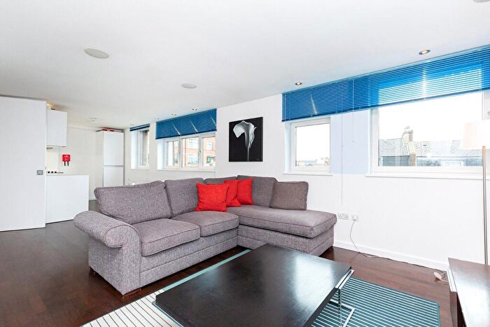 2 Bedroom Apartment To Rent In Islington On The Green, A Islington Green, Angel, London, N1
