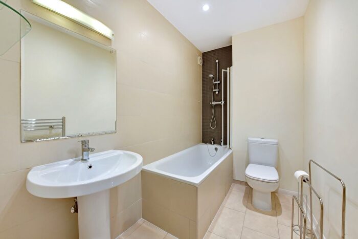 1 Bedroom Terraced House To Rent In Tachbrook Street, Pimlico, SW1V