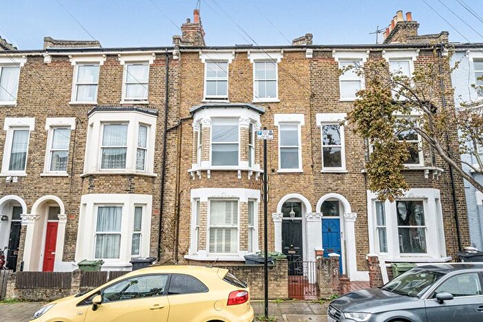 3 Bedroom Flat For Sale In Raeburn Street, Brixton, London, SW2