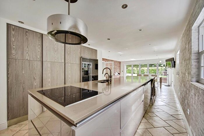 6 Bedroom Detached House For Sale In Kenward Road, Maidstone, ME18