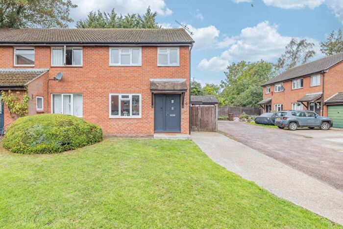 3 Bedroom Semi Detached House For Sale In Sheerways, Faversham, Kent, ME13