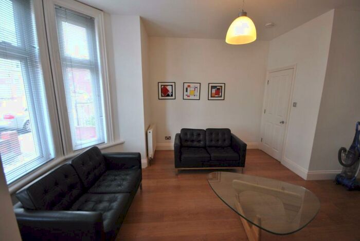 3 Bedroom Property To Rent In Devonshire Place (Flat A), Newcastle Upon Tyne, NE2