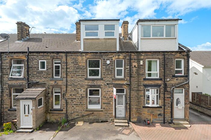 2 Bedroom Terraced House For Sale In Wakefield Road, Gildersome, Morley, Leeds, LS27