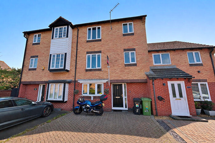 4 Bedroom Town House For Sale In Althorpe Drive, Anchorage Park, PO3