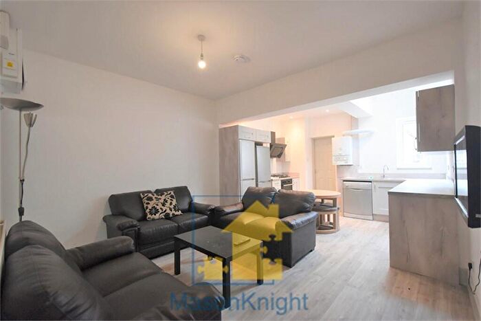 6 Bedroom Terraced House To Rent In Katie Road Selly Oak, B29