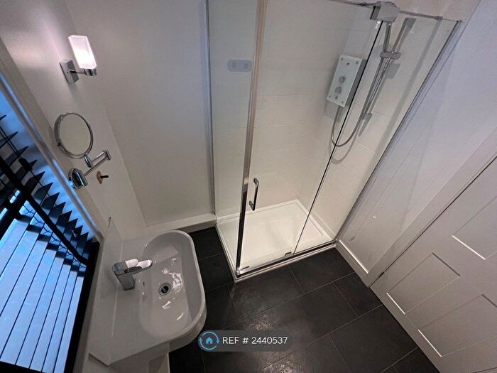 1 Bedroom Flat To Rent In Swindon, Swindon, SN1