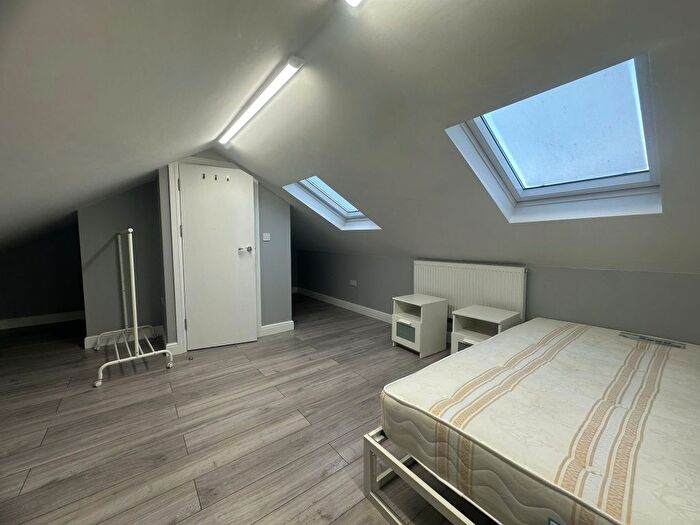 4 Bedroom Flat To Rent In Caulfield Road, London, E6