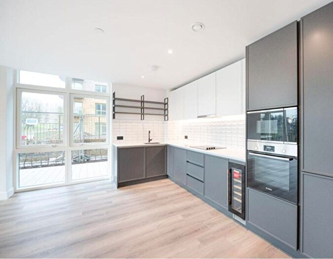 3 Bedroom Flat To Rent In , SE3