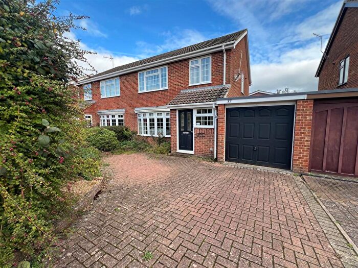 3 Bedroom Property For Sale In Byfleet Avenue, Old Basing, Basingstoke, RG24