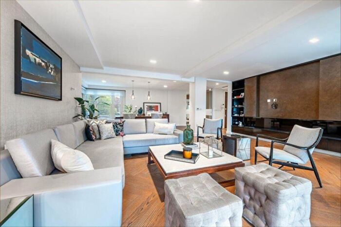 3 Bedroom Apartment For Sale In Abbey Road, St John's Wood, London, NW8