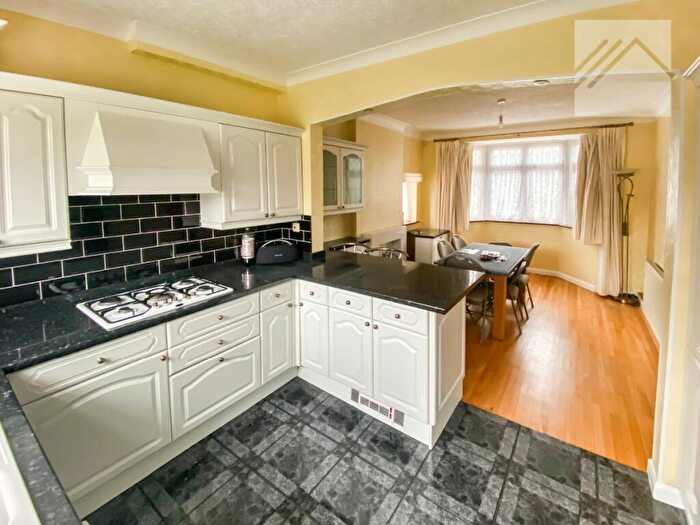 2 Bedroom Detached House To Rent In South Road, South Ockendon, RM15