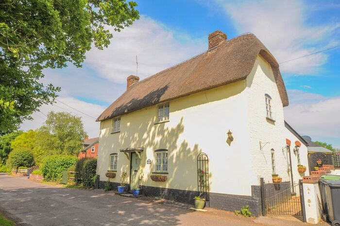 4 Bedroom Cottage For Sale In Back Lane, Sturminster Marshall, BH21