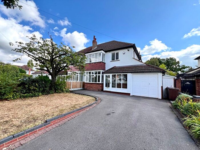 3 Bedroom Semi-Detached House To Rent In Danford Lane, Solihull, West Midlands, B91