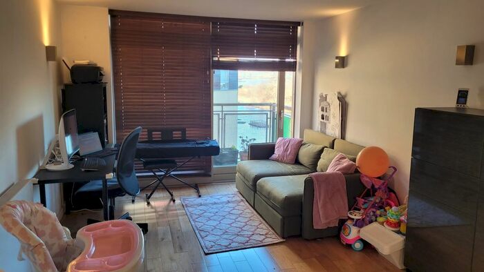 1 Bedroom Flat To Rent In Newton Lodge, West Parkside, London, SE10