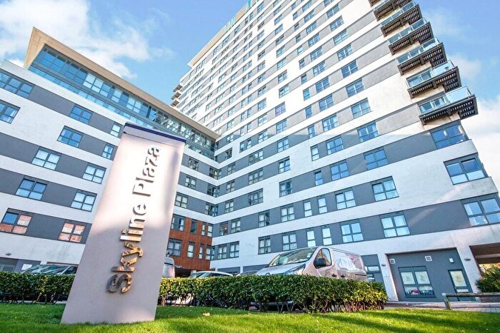 2 Bedroom Flat To Rent In Alencon Link, Basingstoke, Hampshire, RG21