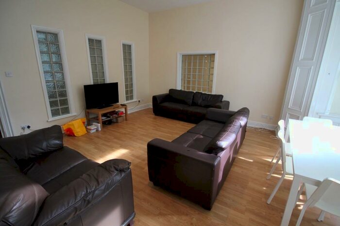 6 Bedroom Terraced House To Rent In Osborne Road, Newcastle Upon Tyne, NE2