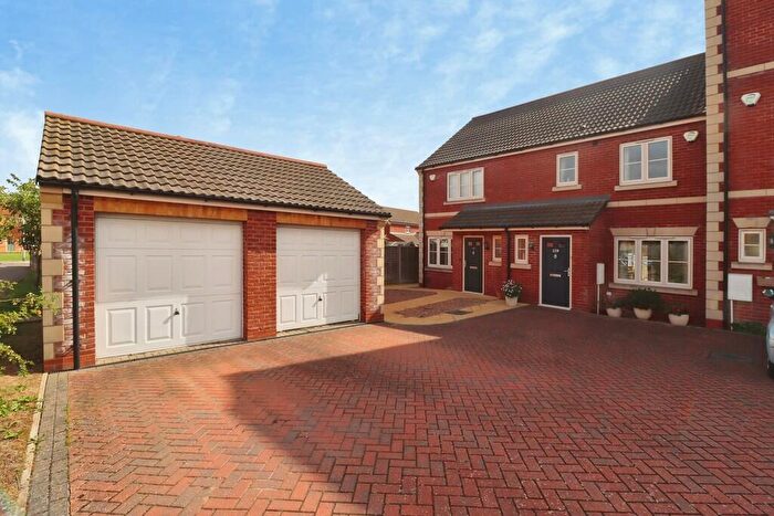 3 Bedroom Terraced House For Sale In Wolsey Way, Lincoln, LN2